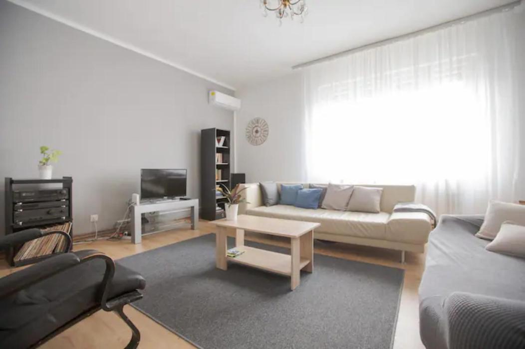 Retrovizor Apartment *
