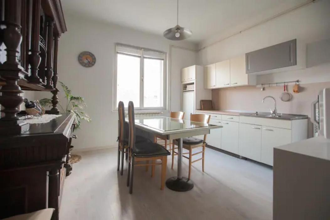 Retrovizor Apartment *